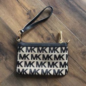 MICHAEL Michael Kors wristlet